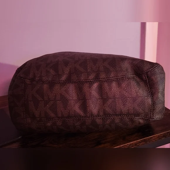 Michael Kors Brown Shoulder Bag.  EUC - Picture 5 of 13